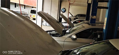 汽車掛在空擋時出現抖動有可能是什么原因？