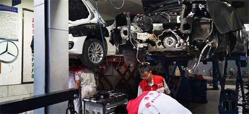 濟(jì)南沃爾沃汽車(chē)維修哪家好，汽車(chē)凹陷可以上哪維修？